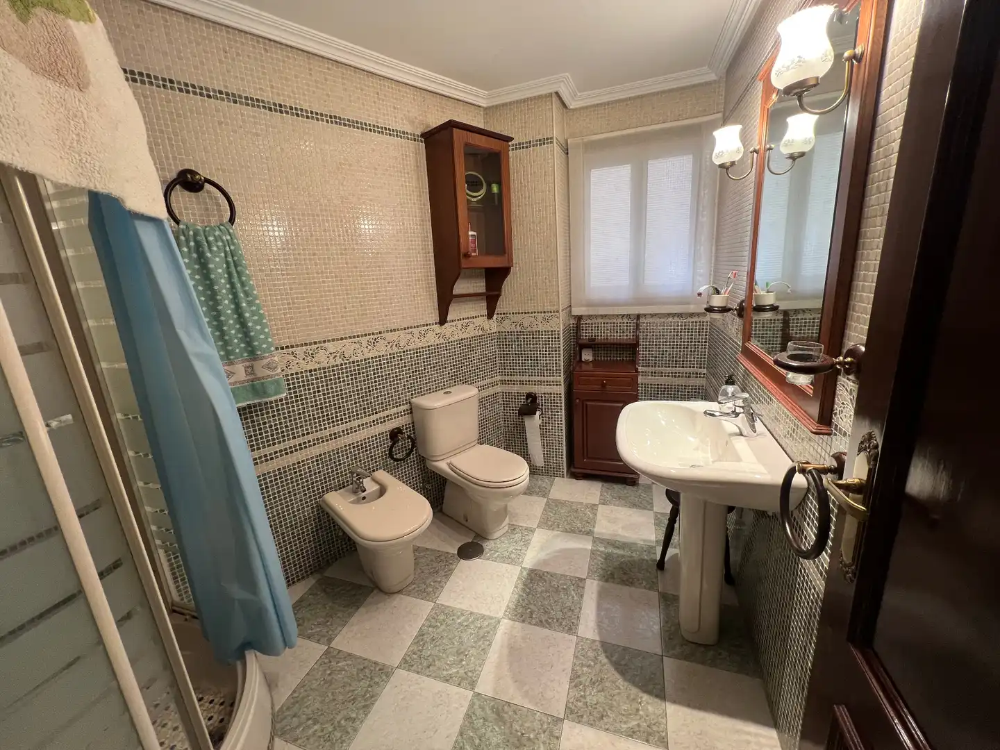 Bathroom of Flat for sale in Jaén  with Air Conditioner, Heating and Furnished