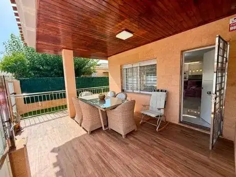 Terrassa de Casa o xalet en venda en Pilar de la Horadada