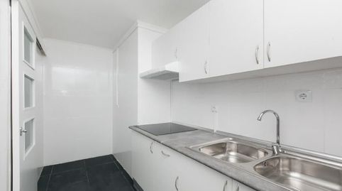 Foto 3 de Piso en venta en Rbla Sant Jordi, Can Mas, Ripollet