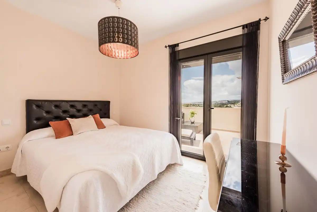Penthouse with pool for sale in El Paraíso, imagen 9