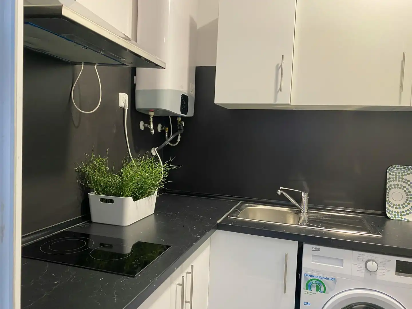 Kitchen of Flat for rent in Madrid  with Air Conditioner, Heating and Private garden