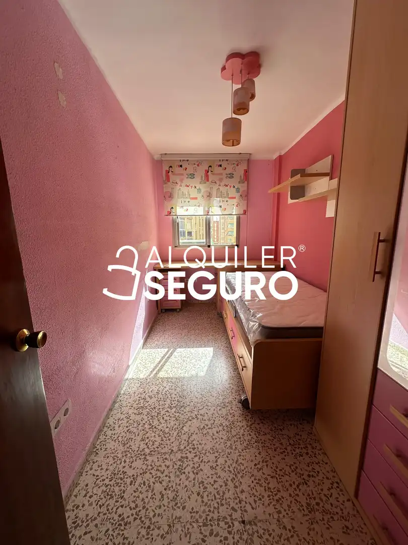 Bedroom of Flat for rent in Málaga  with Air Conditioner, Terrace and Furnished