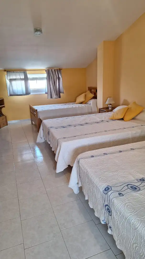 Schlafzimmer von Einfamilien-Reihenhaus zum Verkauf in Torredembarra mit Heizung, Privatgarten und Terrasse