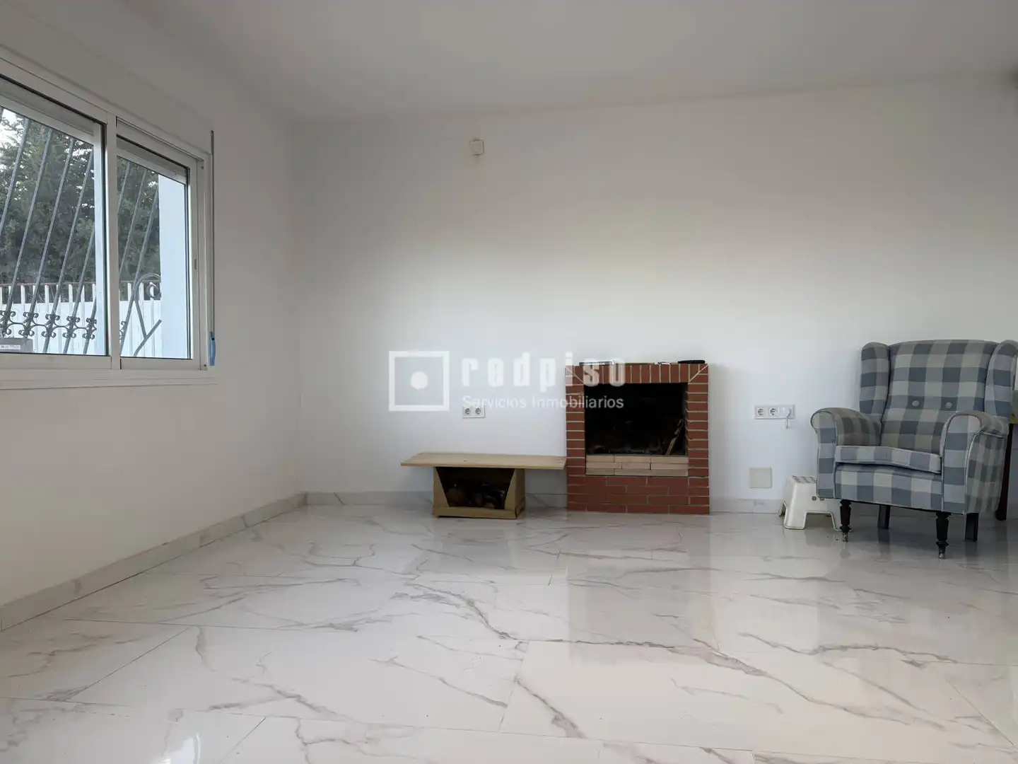 Living room of Houses for sale in Málaga  with Air Conditioner, Private garden and Furnished