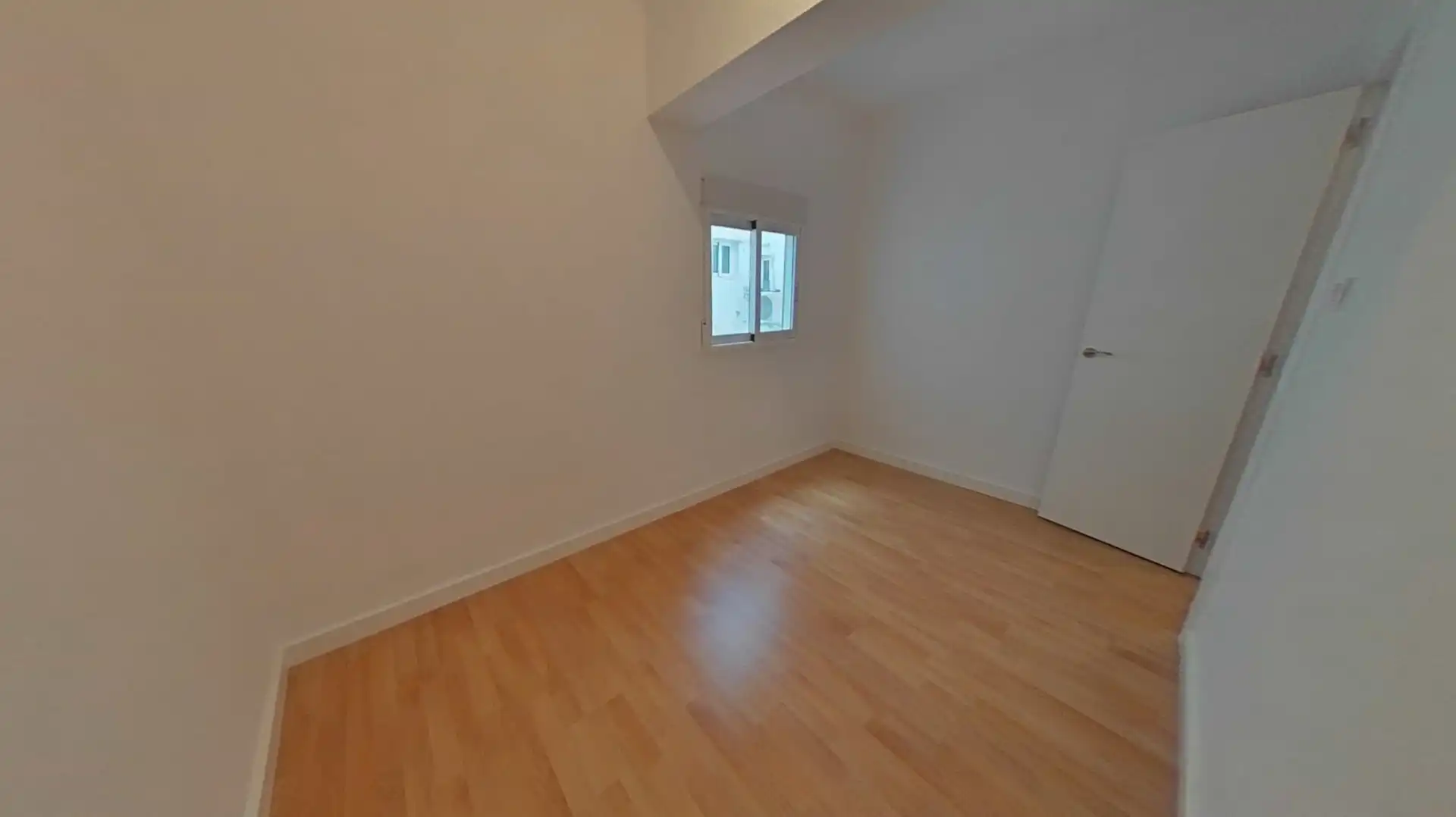 Habitación de Piso en venta en Valencia con Balcón