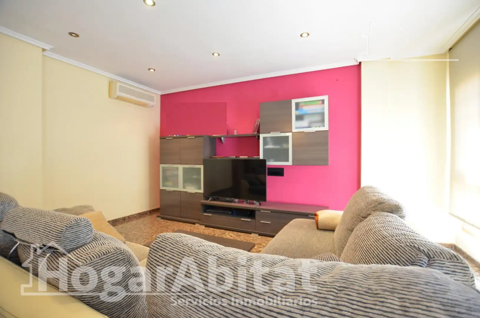 Sala de estar de Piso en venta en Tavernes de la Valldigna con Aire acondicionado, Calefacción y Trastero