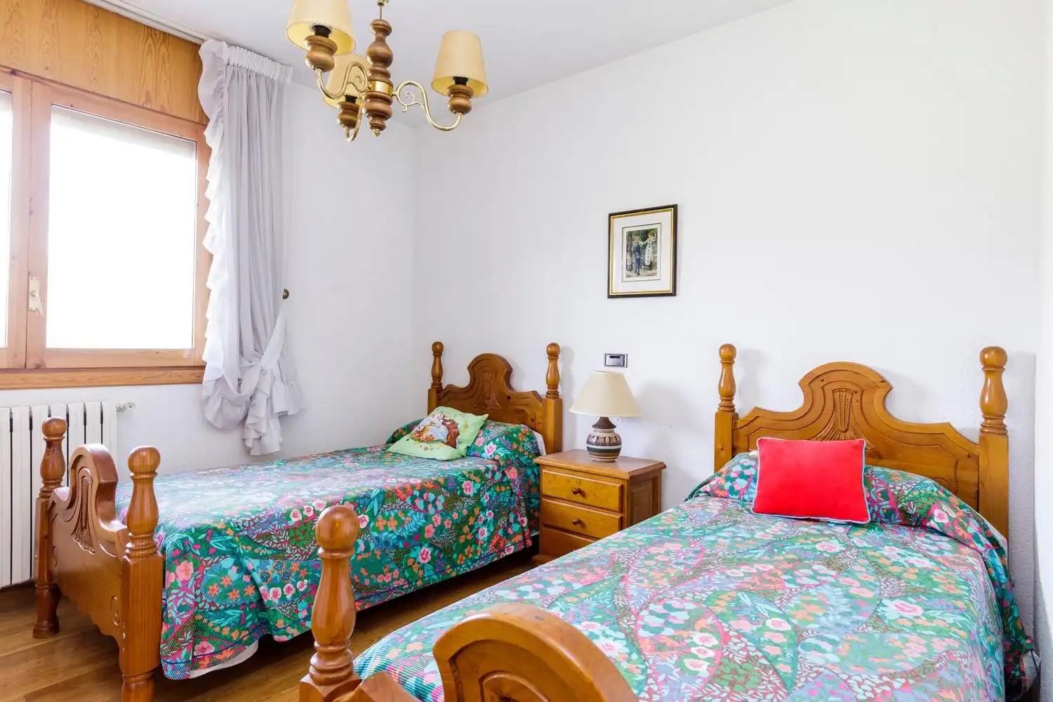 Bedroom of Houses for sale in Zaragoza  with Air Conditioner, Heating and Private garden