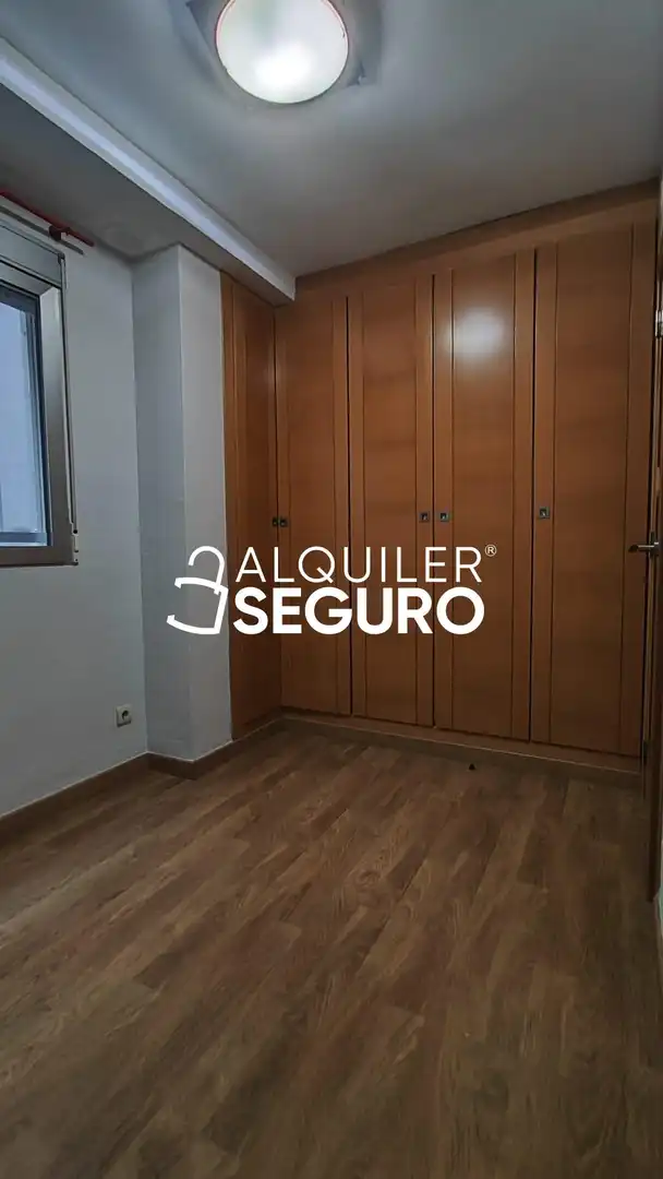 Schlafzimmer von Wohnung zur Miete in Valencia mit Klimaanlage und Terrasse
