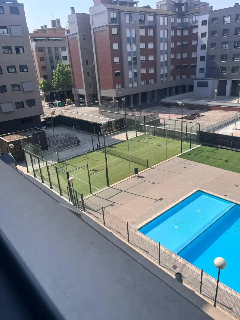 Apartament amb piscina en venda a Calle del Monasterio de Santo Domingo de Silos, imagen 2