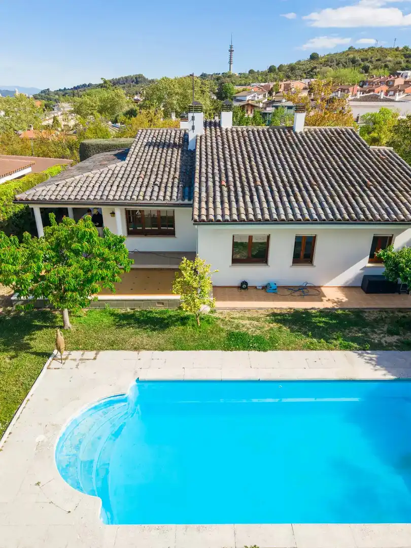 Vista exterior de Casa o chalet en venta en Girona Capital con Aire acondicionado, Calefacción y Jardín privado