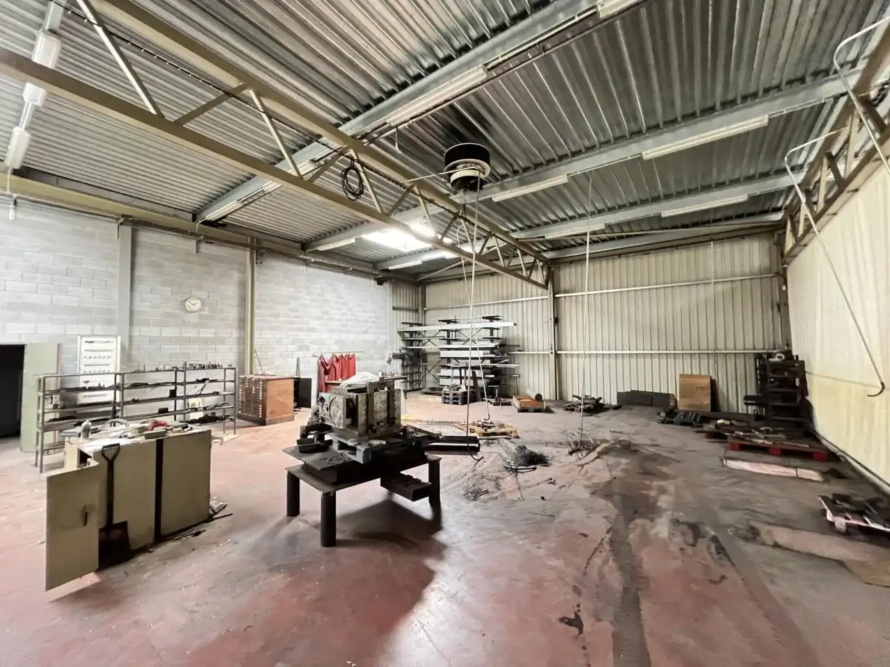 Nave industrial en venta en Manlleu con Alarma