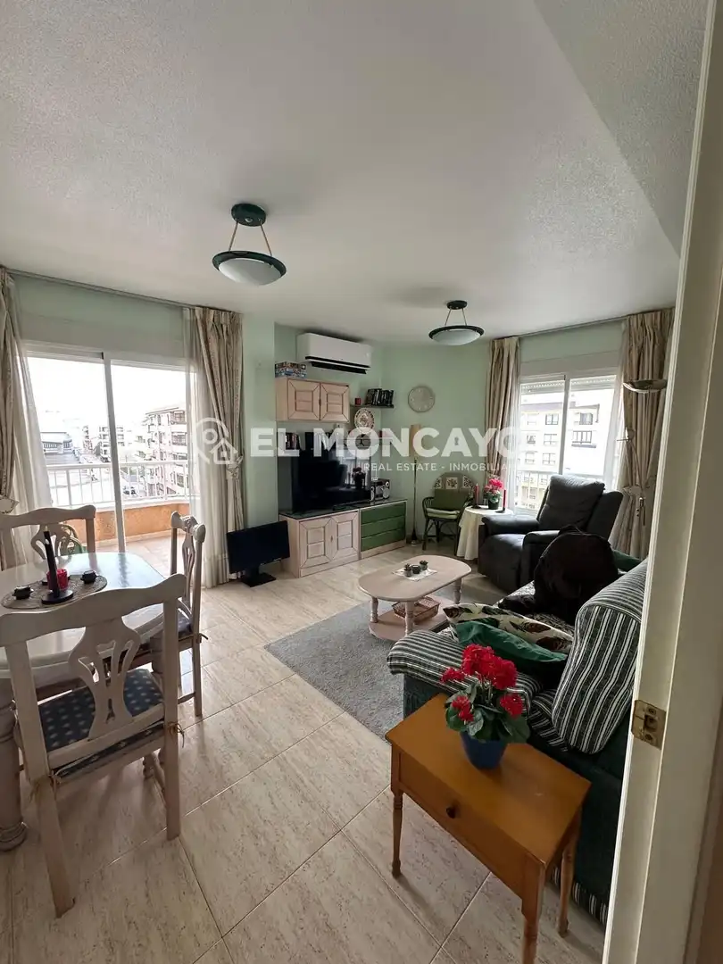 Apartment with terrace for sale in Las Viñas