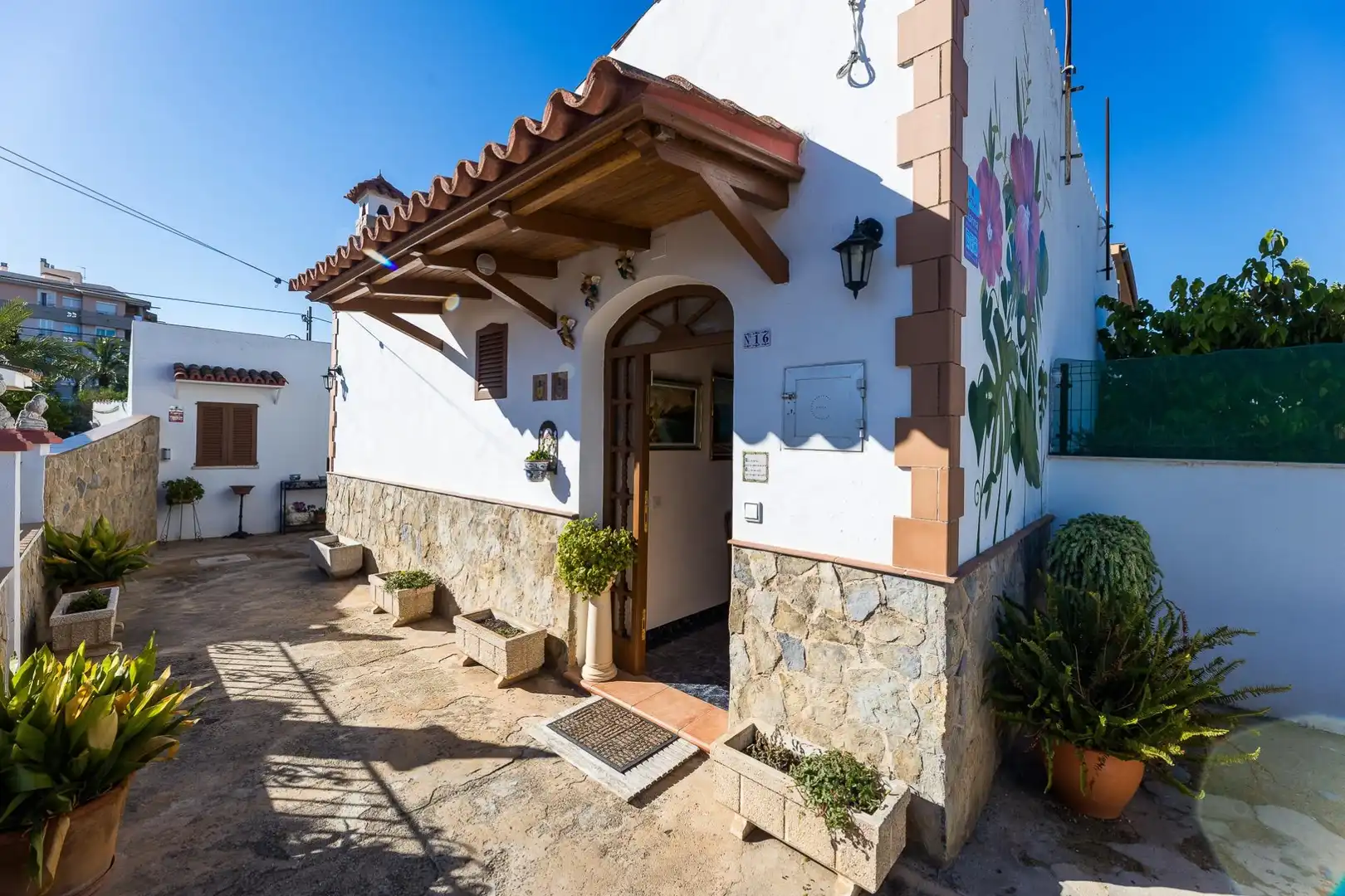 Exterior view of Houses for sale in Llevant