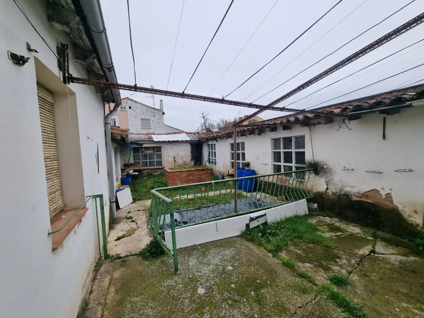 Casa adosada en venda en Burgos amb Jardí privat