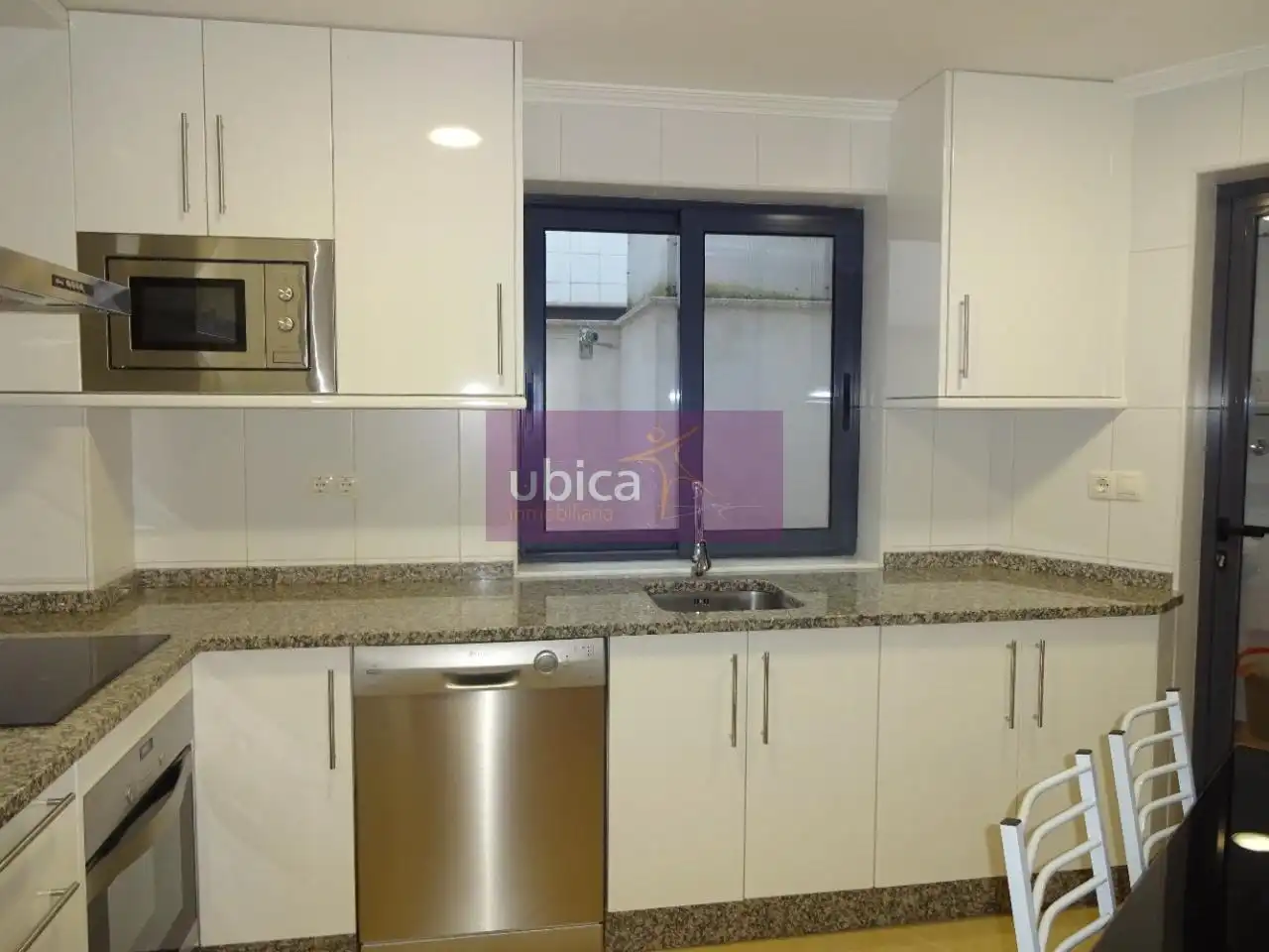 Cocina de Piso de alquiler en O Porriño   con Calefacción, Trastero y Amueblado