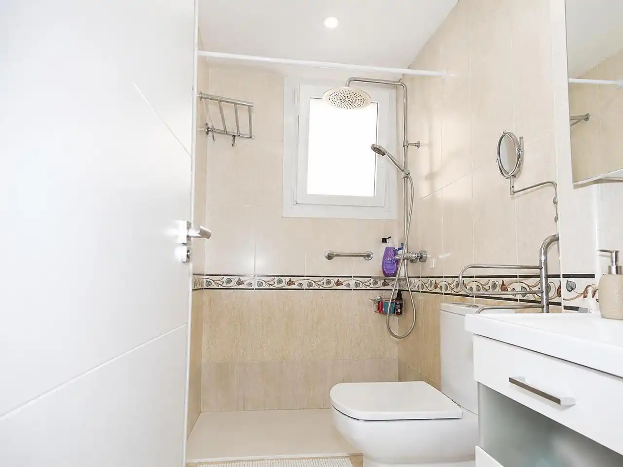 Baño de Piso en venta en Barakaldo  con Calefacción