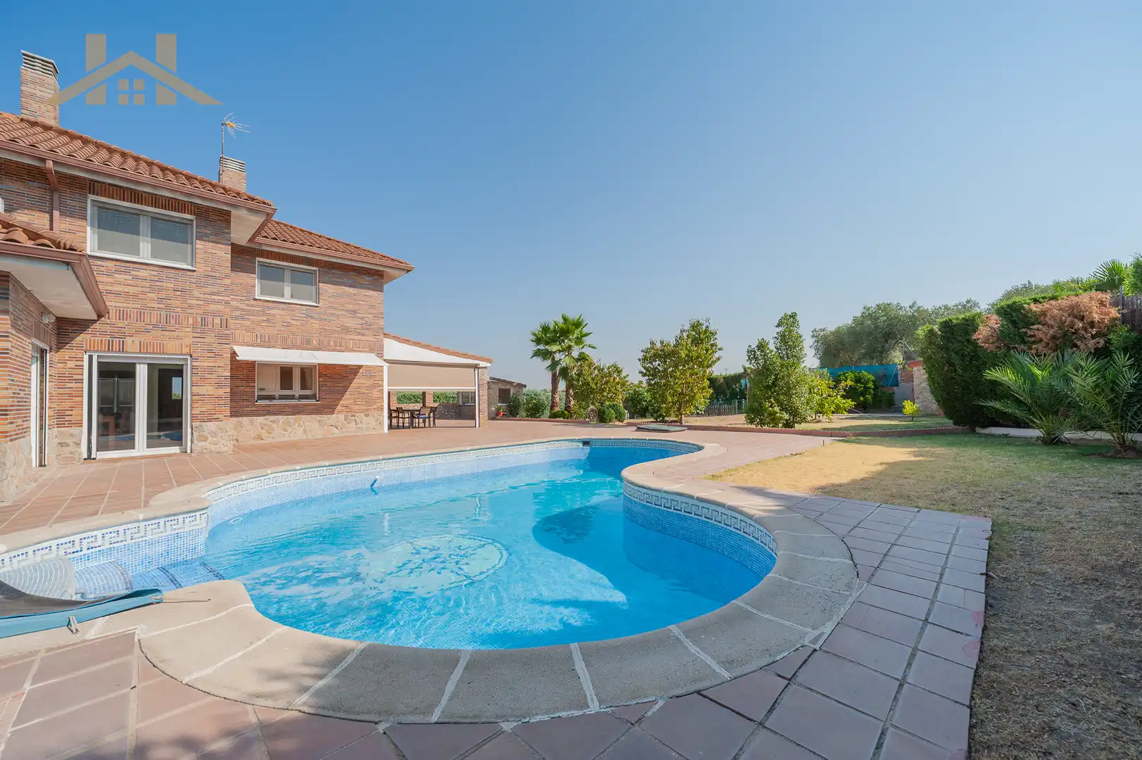Piscina de Casa o xalet en venda en Arroyomolinos (Madrid) amb Aire condicionat, Calefacció i Jardí privat