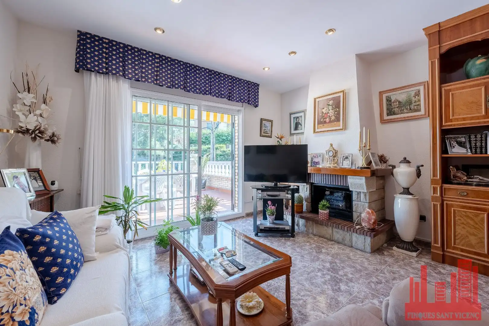 Sala de estar de Casa o chalet en venta en Sant Vicenç Dels Horts con Aire acondicionado, Calefacción y Terraza