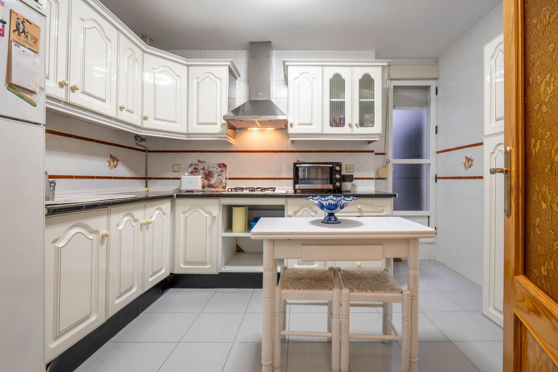 Planta baja for sale in Calle Ganivet, Poniente