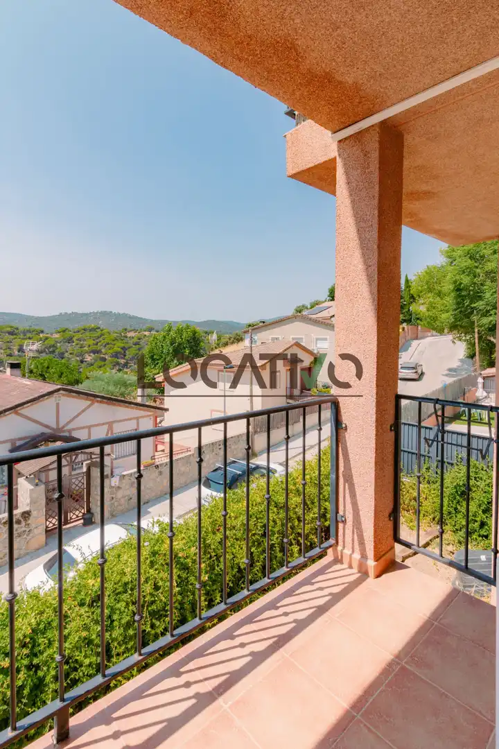 Terrassa de Casa o xalet en venda en Navas del Rey amb Aire condicionat, Calefacció i Jardí privat