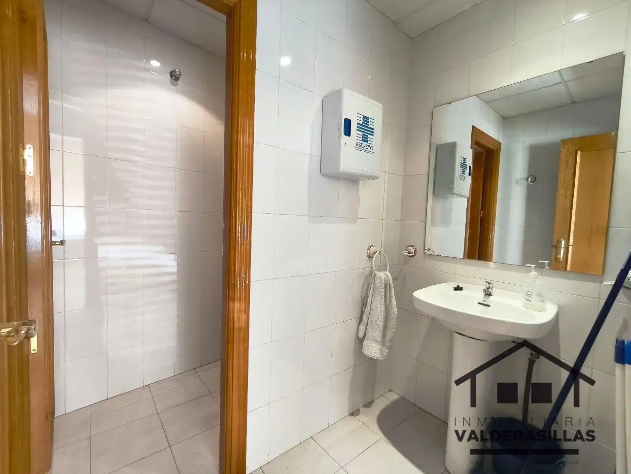 Badezimmer von Geschaftsraum zur Miete in Badajoz