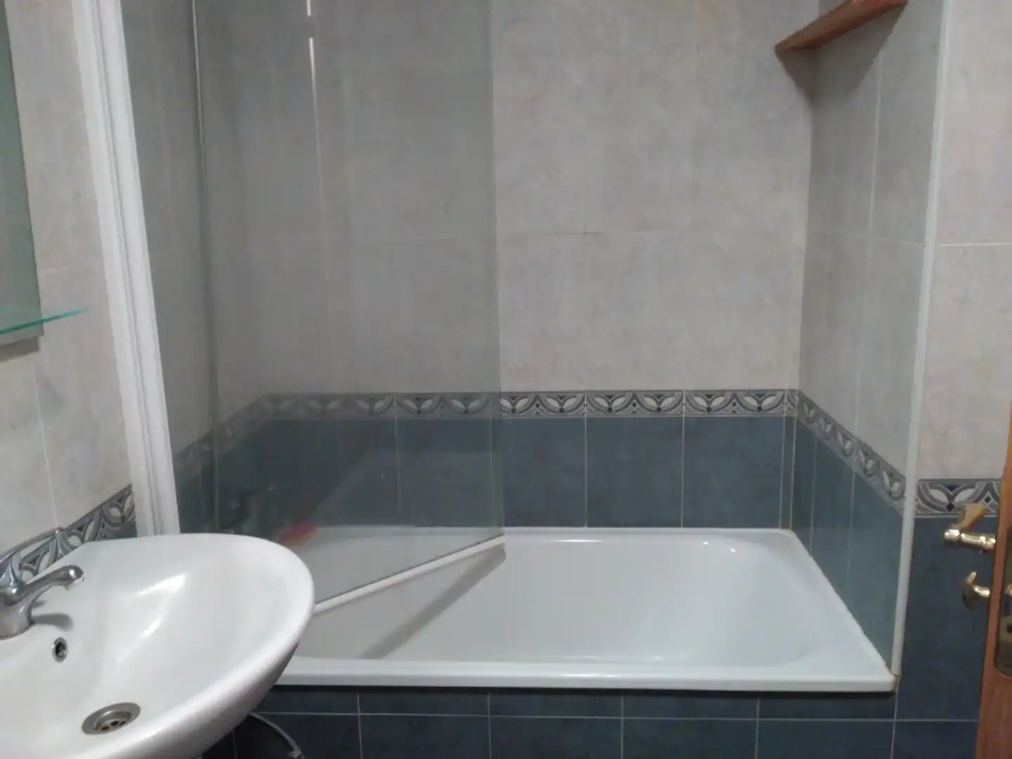 Bany de Apartament en venda en Castellanos de Moriscos amb Calefacció, Traster i Moblat