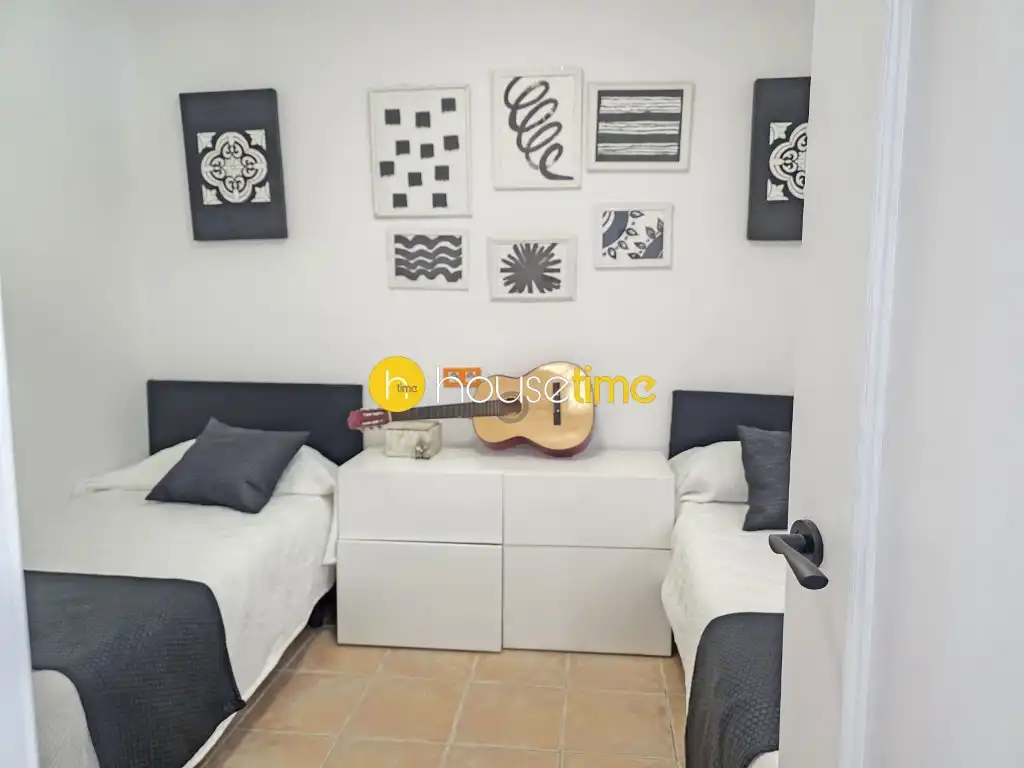 Living room of Houses for sale in Santa Coloma de Gramenet