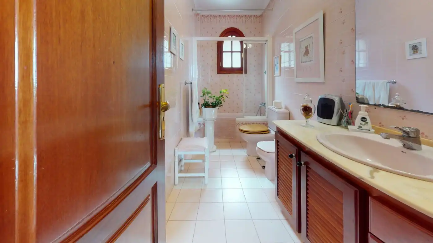 Bany de Casa o xalet en venda en Las Palmas de Gran Canaria amb Jardí privat, Terrassa i Traster