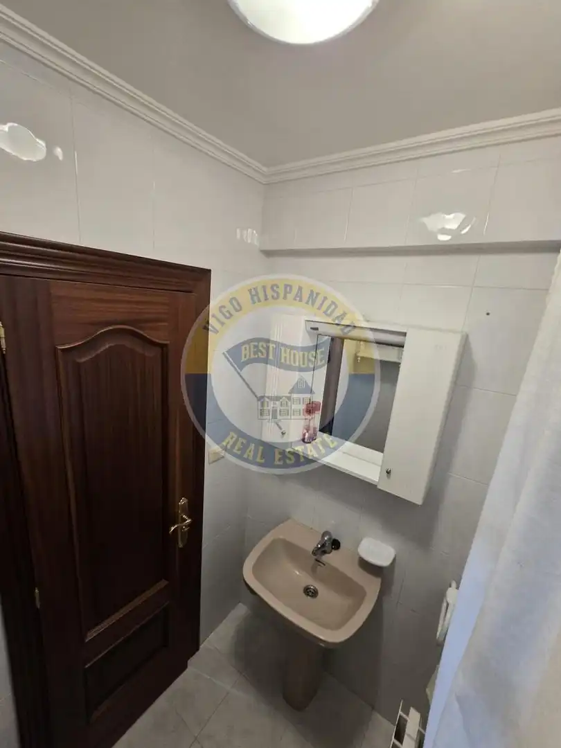 Baño de Piso de alquiler en Vigo  con Calefacción