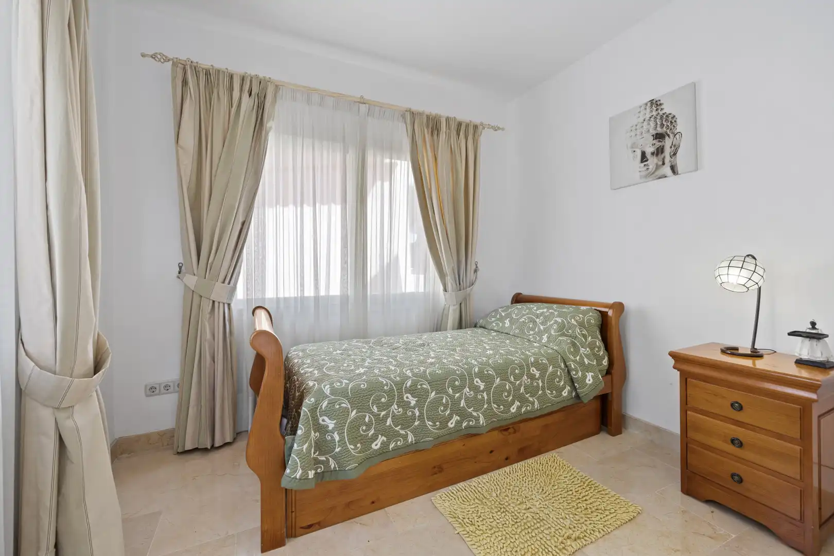 Habitación de Apartamento en venta en Marbella con Aire acondicionado, Terraza y Piscina