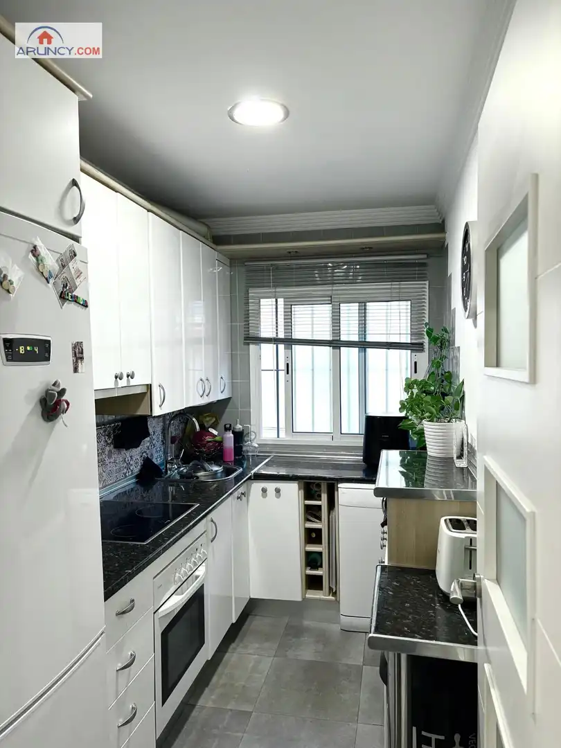 Kitchen of Flat for sale in Sevilla  with Air Conditioner, Heating and Private garden