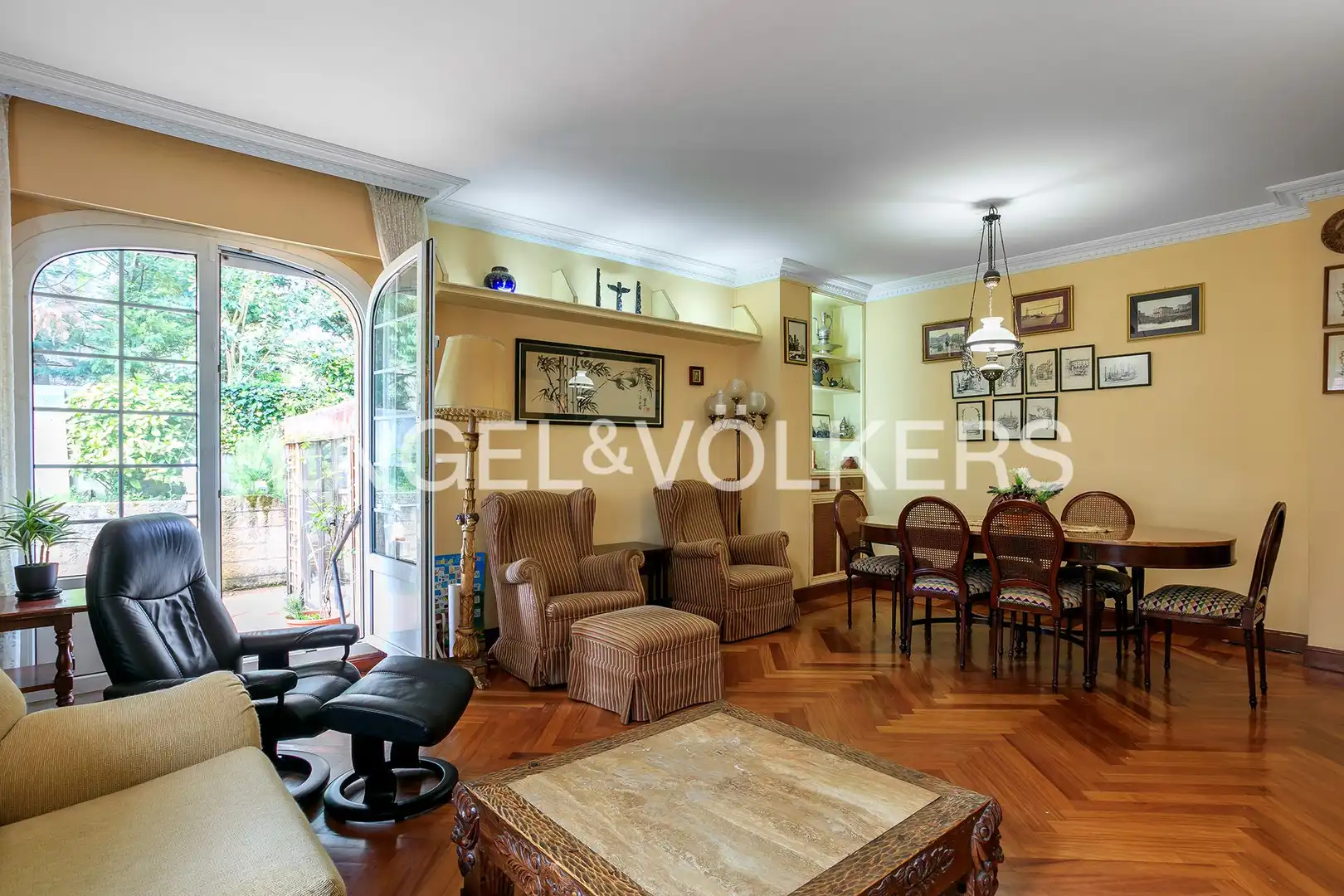 Living room of Flat for sale in Getxo   with Heating, Private garden and Parquet flooring