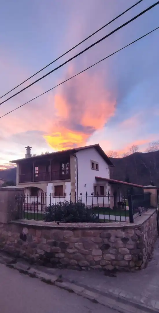 Vista exterior de Casa o chalet en venta en Puente Viesgo con Calefacción, Jardín privado y Terraza