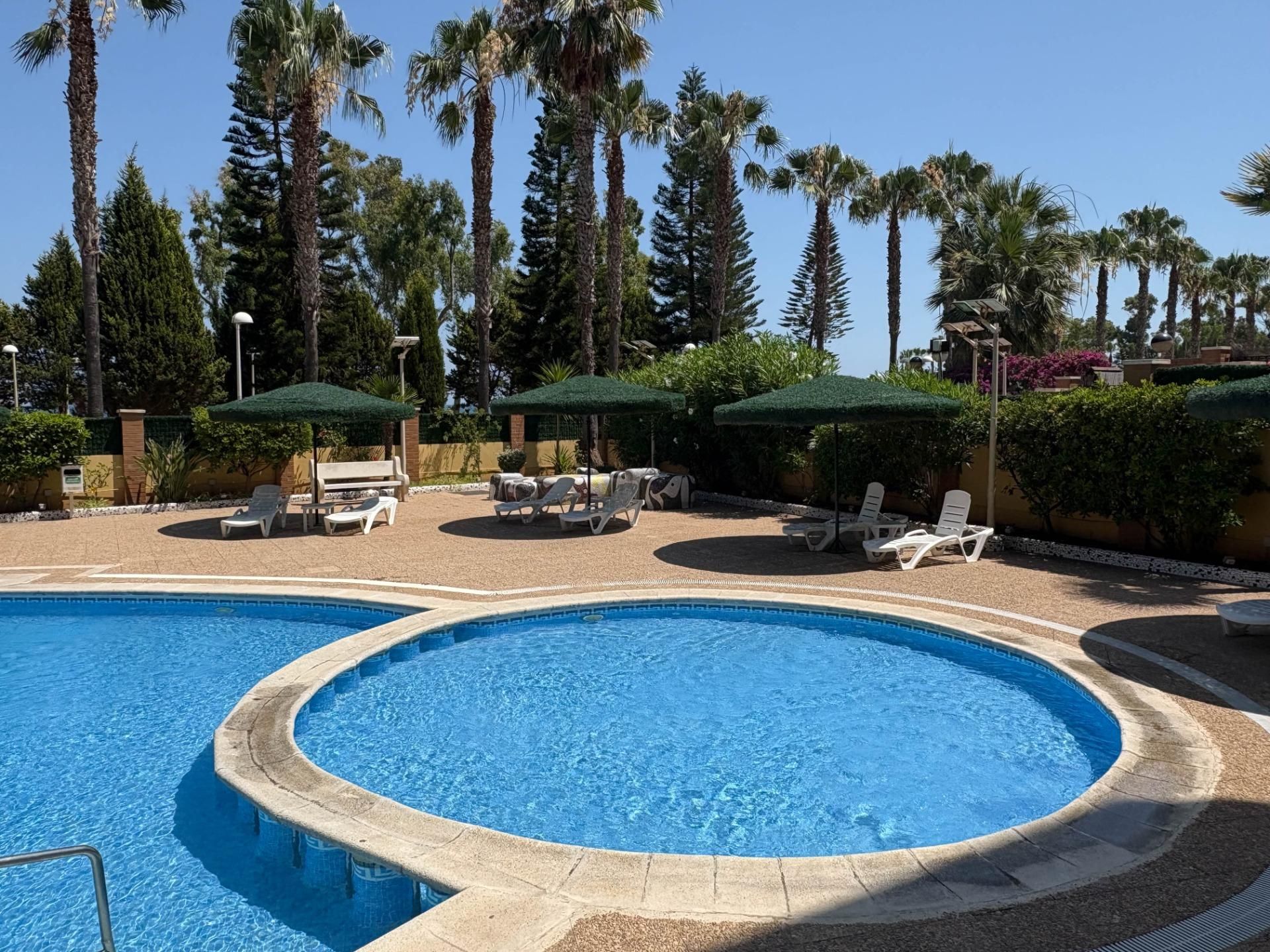 Piscina de Apartament en venda en Oropesa del Mar / Orpesa amb Aire condicionat, Jardí privat i Terrassa