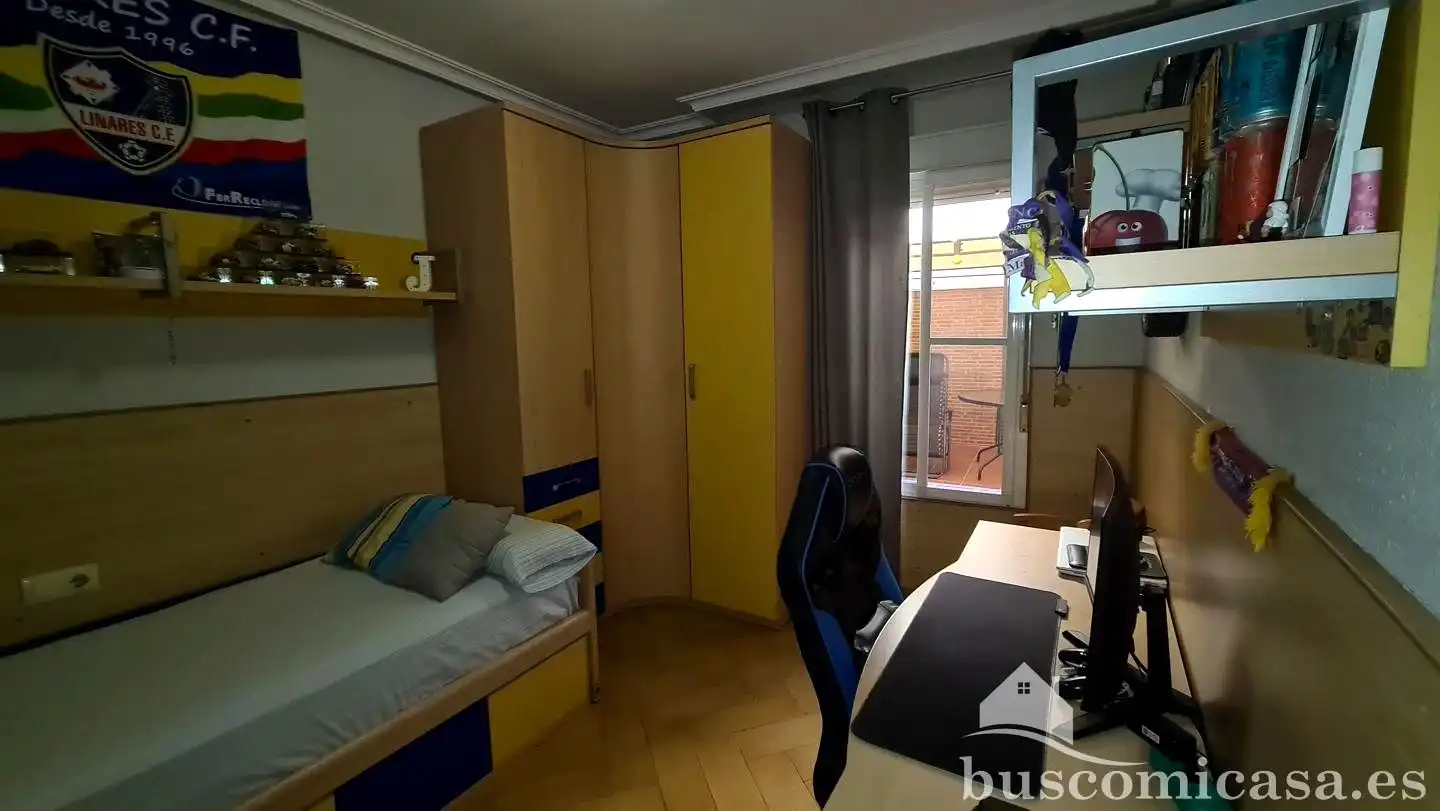 Habitación de Planta baja en venta en Linares con Aire acondicionado
