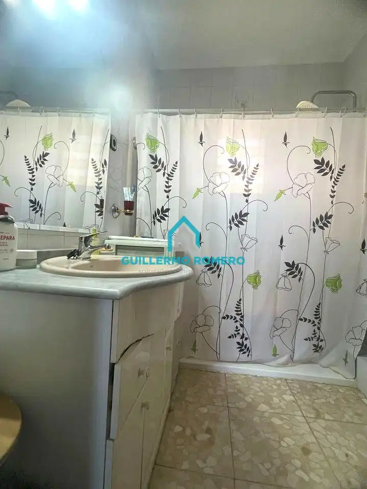 Badezimmer von Wohnung zum Verkauf in La Puebla del Río mit Klimaanlage und Terrasse
