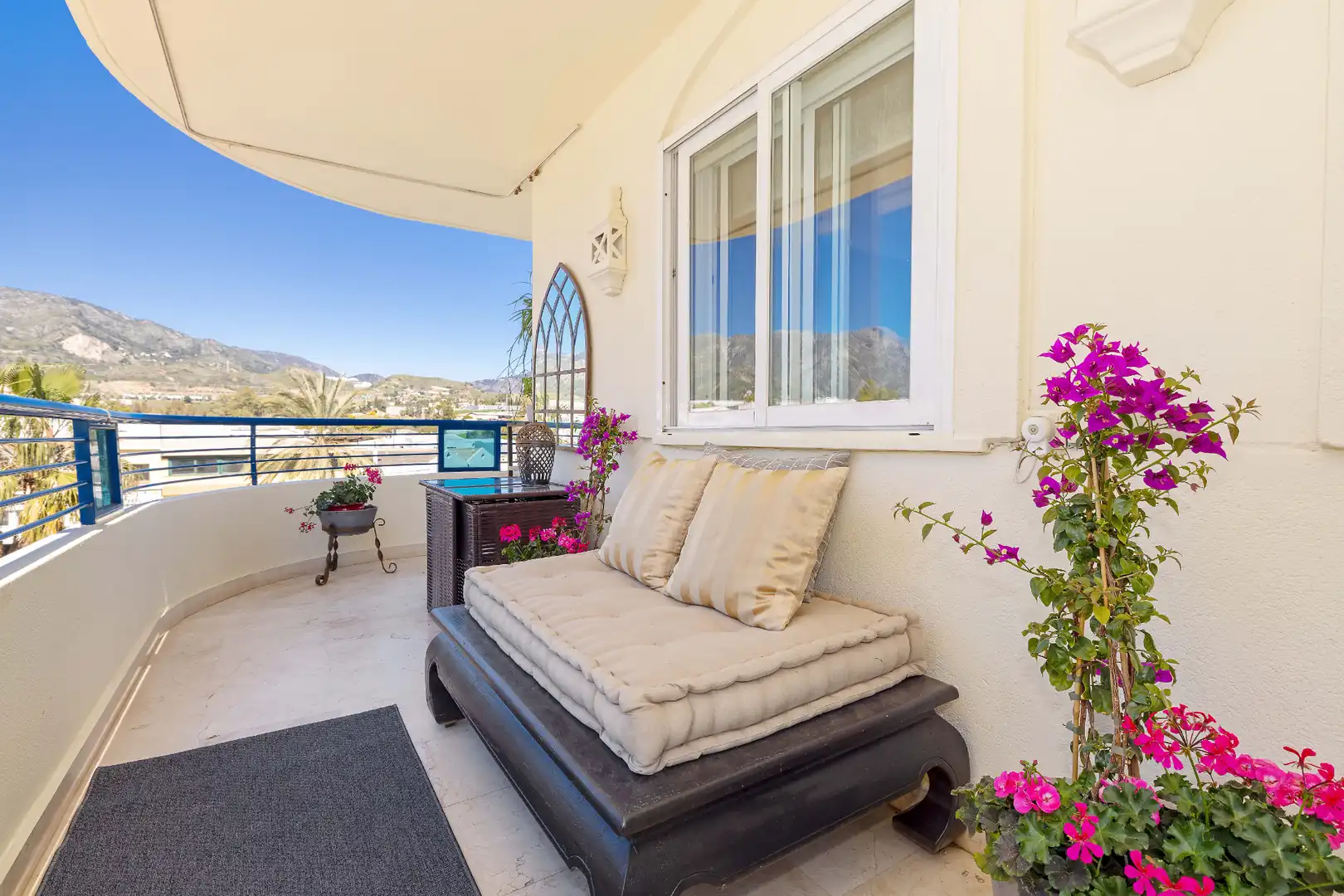 Terrasse von Wohnung zum Verkauf in Marbella mit Klimaanlage, Heizung und Terrasse
