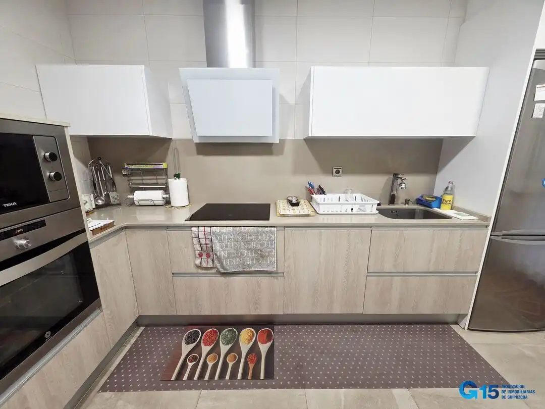 Cocina de Piso en venta en Errenteria con Calefacción, Terraza y Amueblado