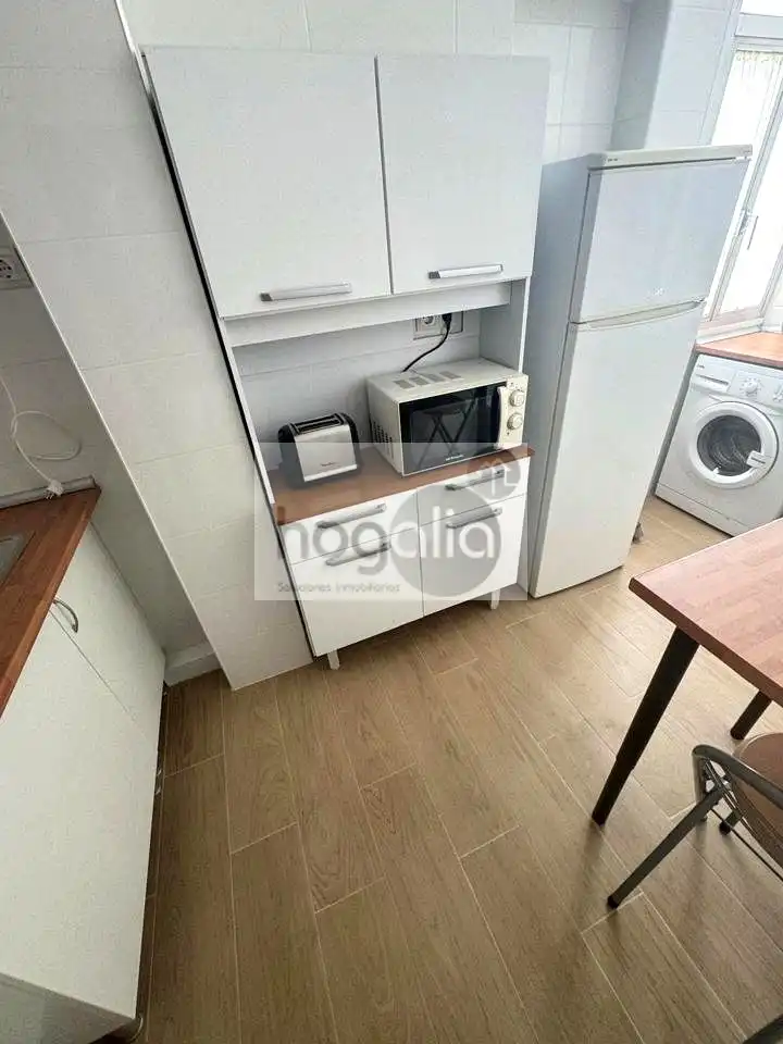 Kitchen of Flat for rent in Sevilla  with Air Conditioner, Terrace and Furnished