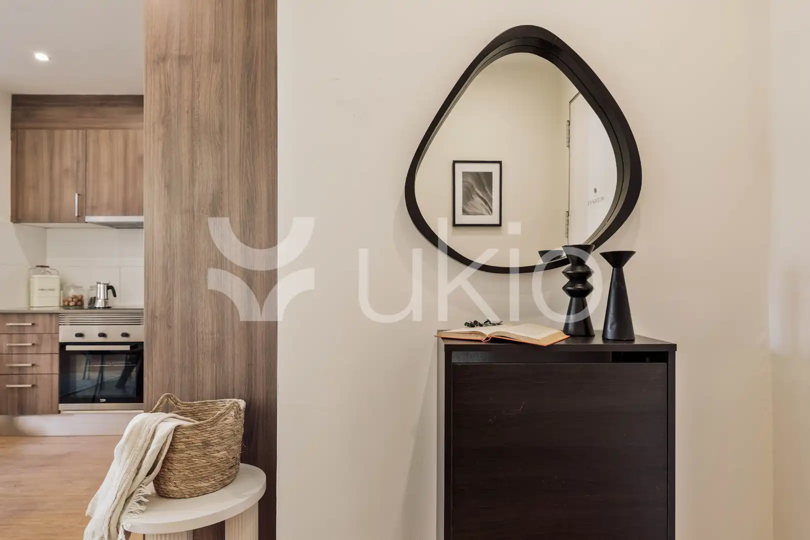 Dormitori de Apartament de lloguer en Barcelona amb Aire condicionat, Calefacció i Moblat