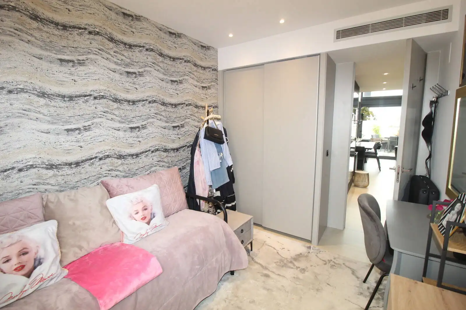 Dormitori de Apartament en venda en Orihuela amb Aire condicionat, Terrassa i Traster