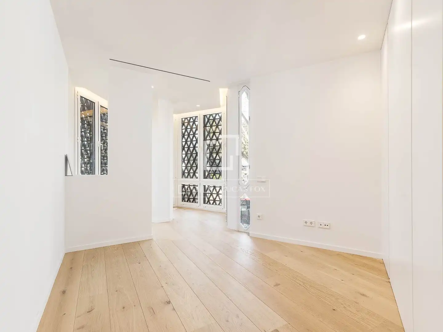Außenansicht von Wohnung zum Verkauf in Barcelona mit Klimaanlage, Heizung und Privatgarten