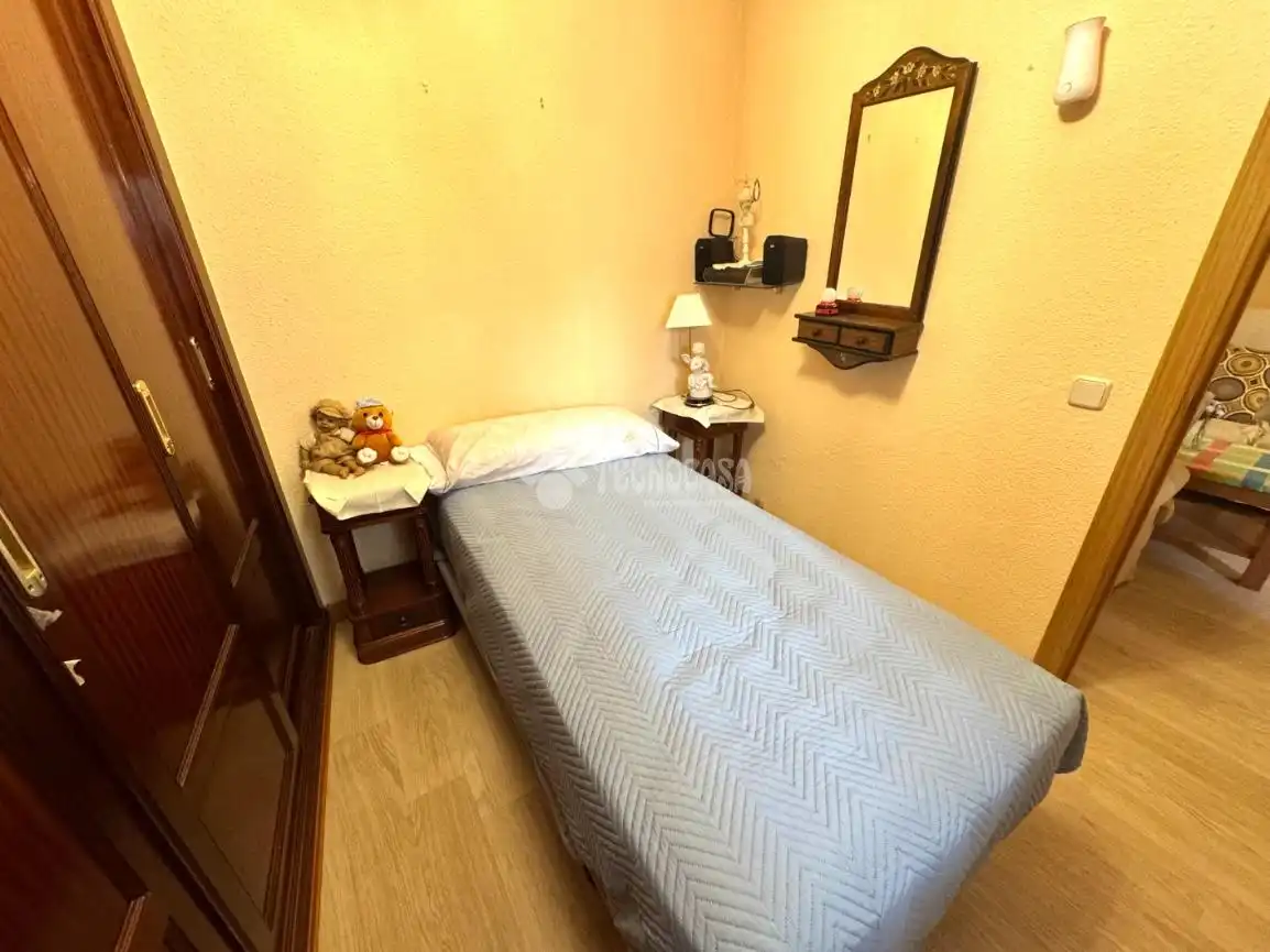Habitación de Piso en venta en Madrid con Terraza