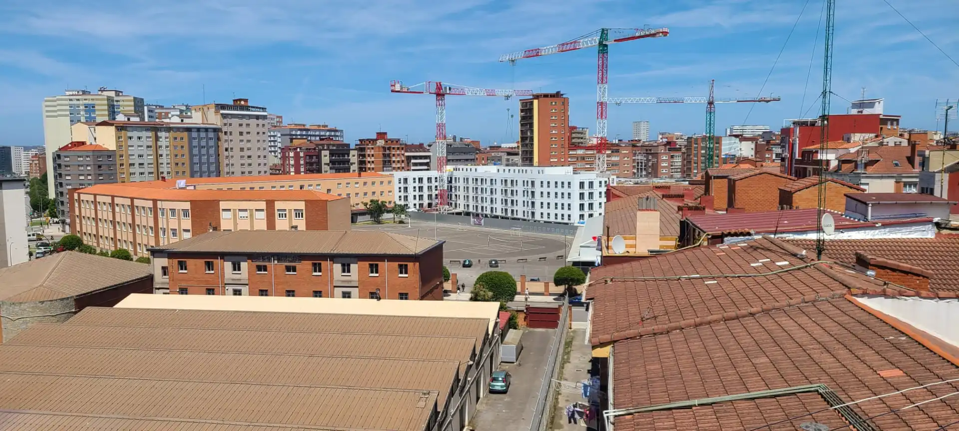 Exterior view of Flat for sale in Gijón   with Parquet flooring, Furnished and Oven
