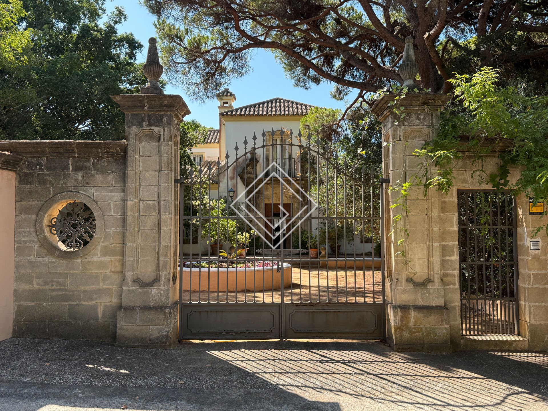 Exterior view of House or chalet for sale in El Puerto de Santa María  with Private garden, Terrace and Storage room