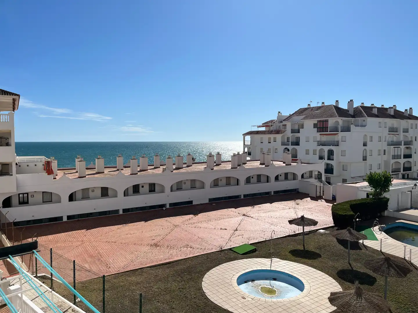 Vista exterior de Piso en venta en Almonte con Amueblado, Lavadora y Microondas