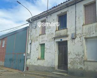 Exterior view of Single-family semi-detached for sale in Cubillas de Rueda