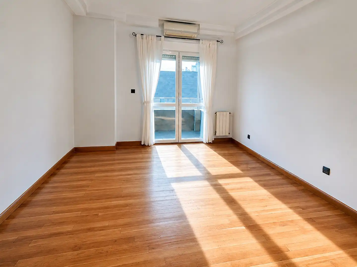 Flat for rent in Calle Pedro Rodríguez-Parets, Valdenoja