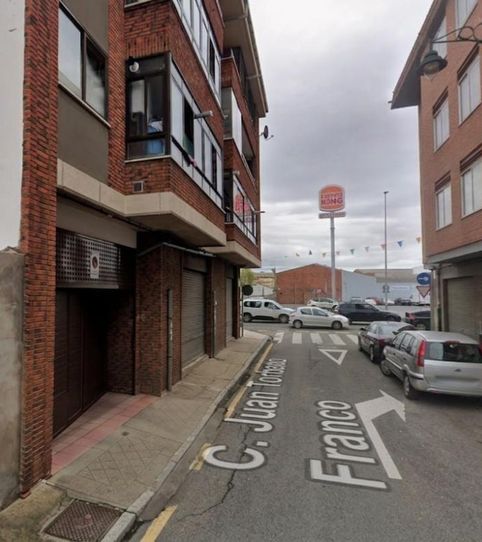 Foto 2 von Garage zur Miete in Calle Juan Torbado Franco, Armunia, León Capital