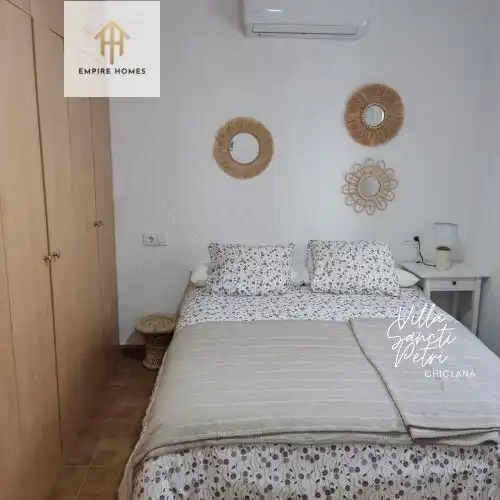 Habitación de Casa o chalet de alquiler en Chiclana de la Frontera con Aire acondicionado, Trastero y Piscina